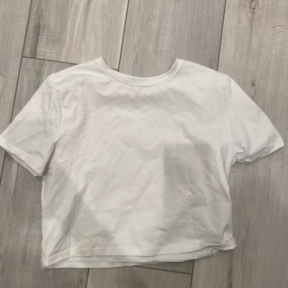 white zara cropped tee